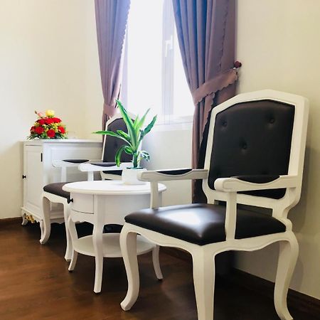 Carita Hotel Da Lat Esterno foto