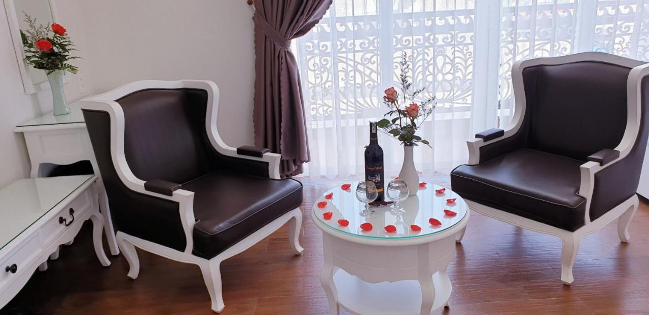 Carita Hotel Da Lat Esterno foto