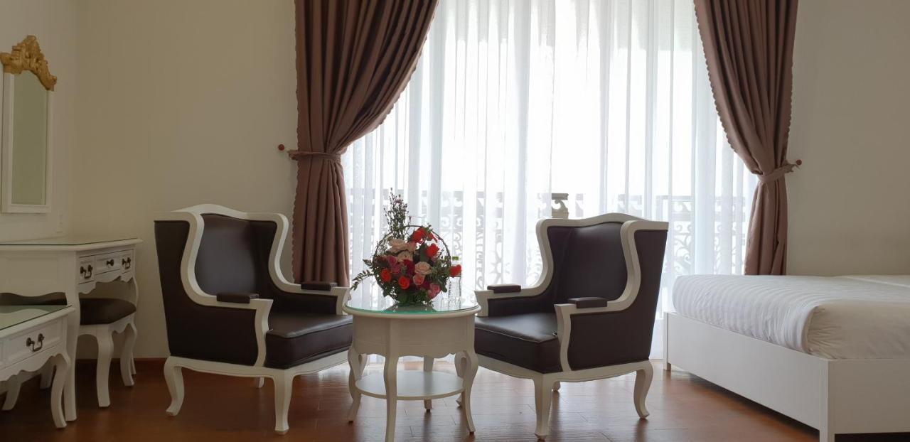 Carita Hotel Da Lat Esterno foto