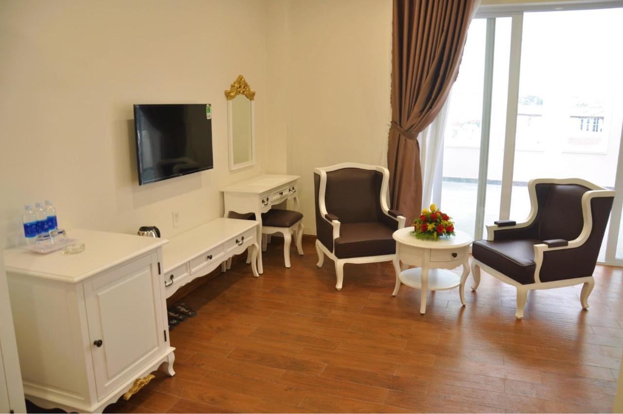 Carita Hotel Da Lat Esterno foto